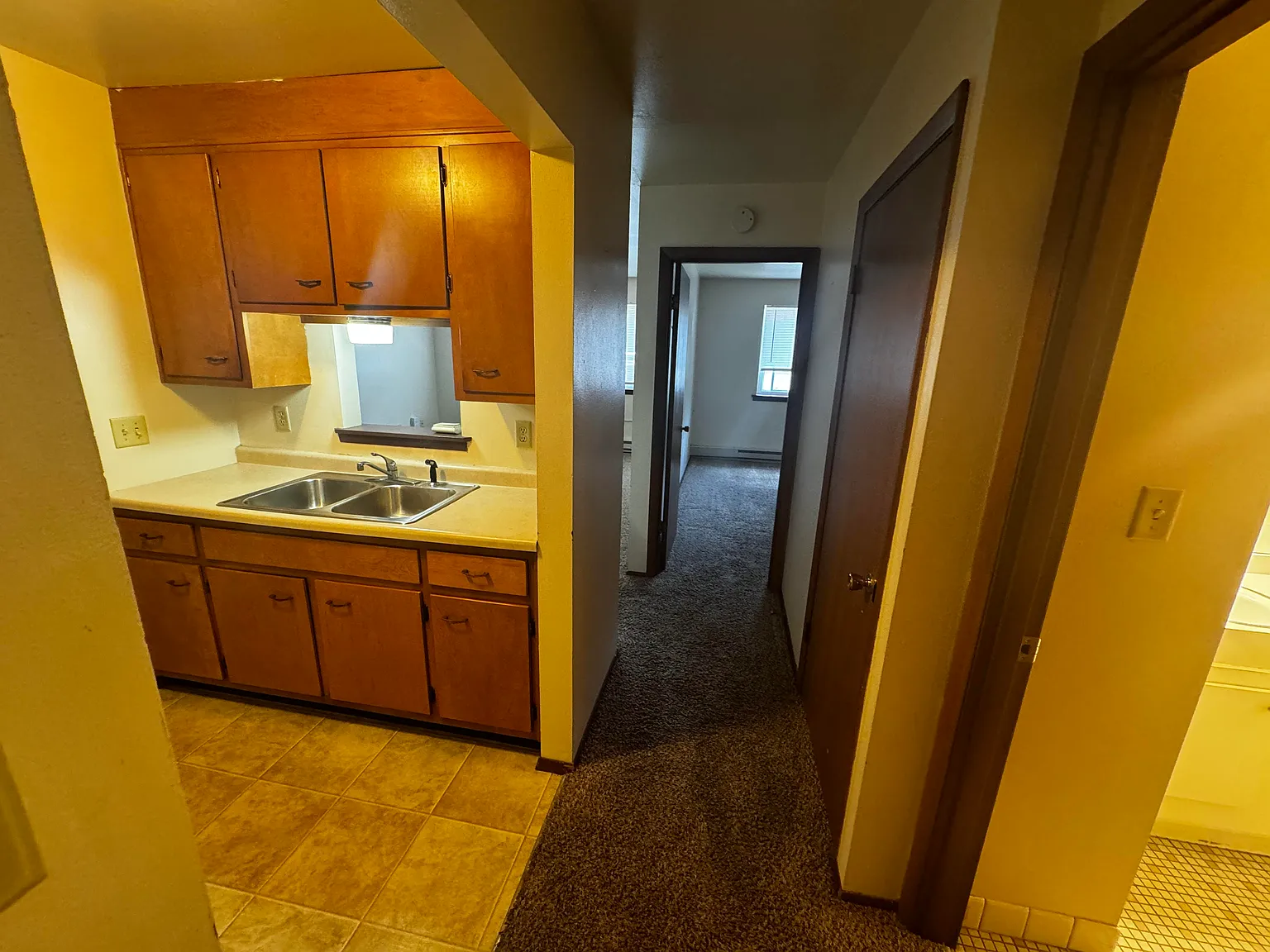 Candlelight Apartments — Photo 2