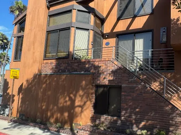 5811 Seashore Dr, Newport Beach, CA 92663