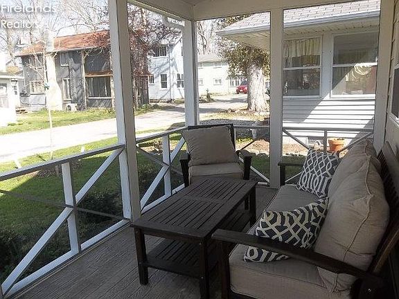 2nd image of 449 Sycamore Ave