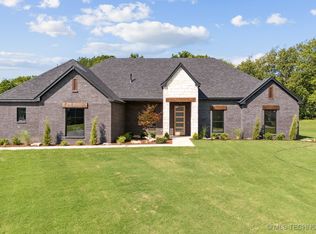 15286 E Taylor Ln, Claremore, OK 74017