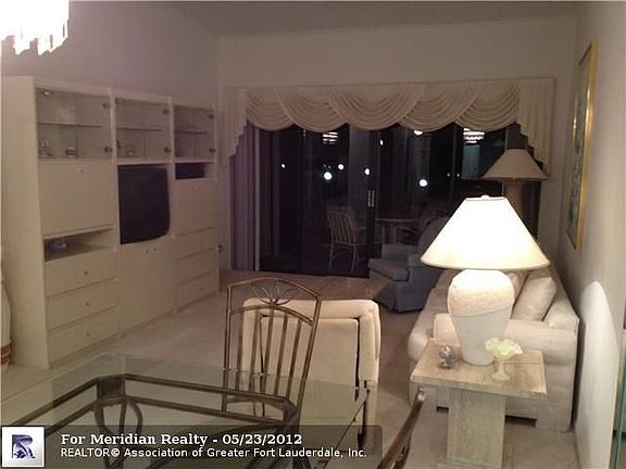 4th image of 1977 SW 15th St APT 112