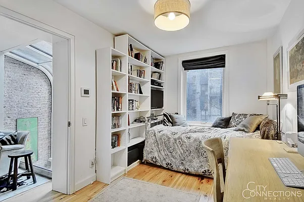 Sold by City Connections Realty | media 7