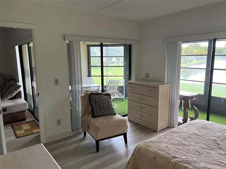 333 Woodlake Wynde — Photo 20