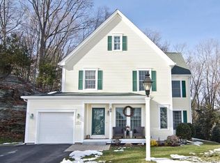 15 Rockledge Ln, Collinsville, CT 06019