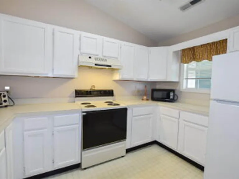 770 Charter Dr #C10 — Photo 10