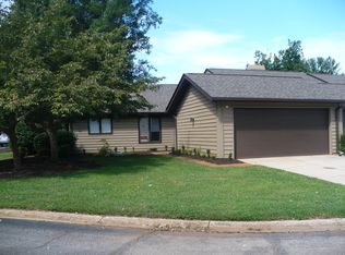 221 Goldfinch Cir, Greer, SC 29650