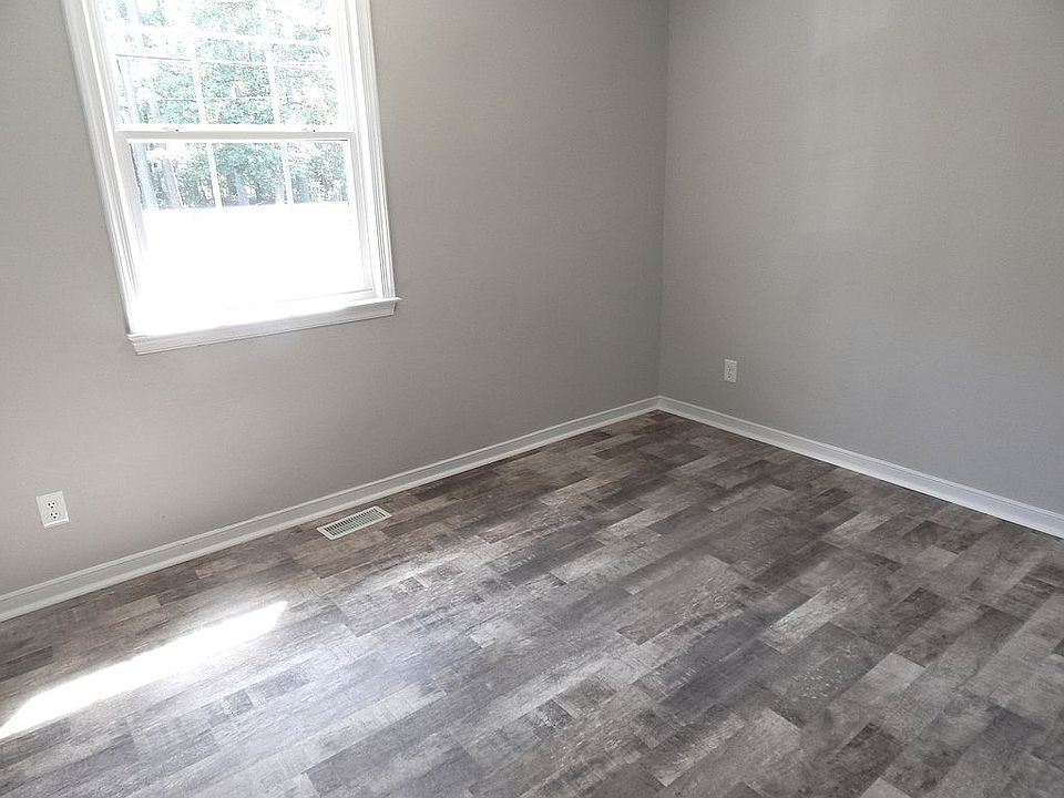 2nd image of 2149 Mountain View Rd