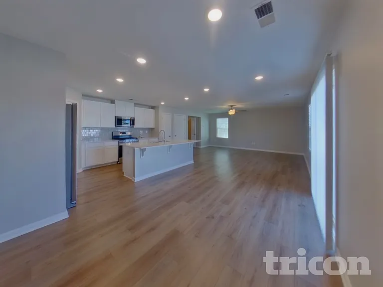 1715 Southwold Ln — Photo 3