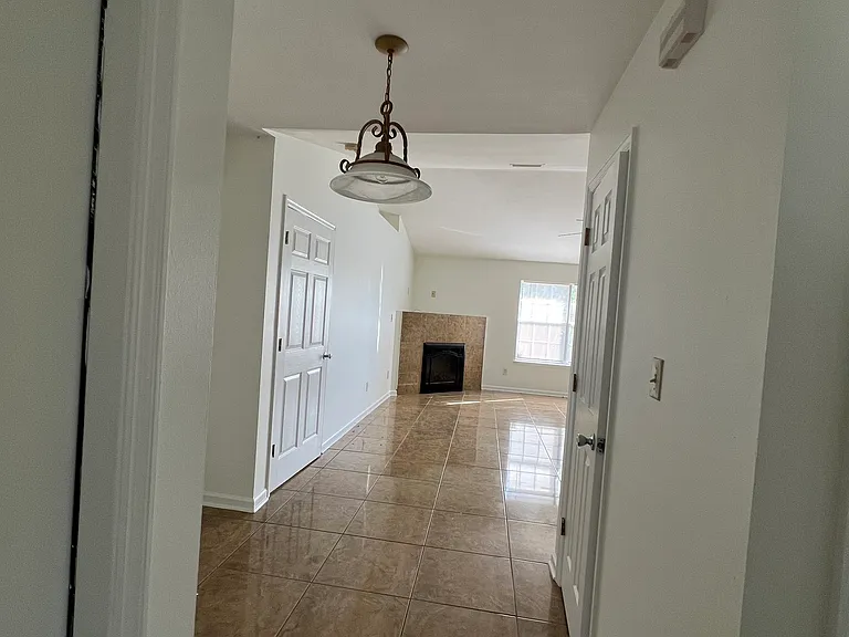 4585 Old Bainbridge Rd — Photo 16