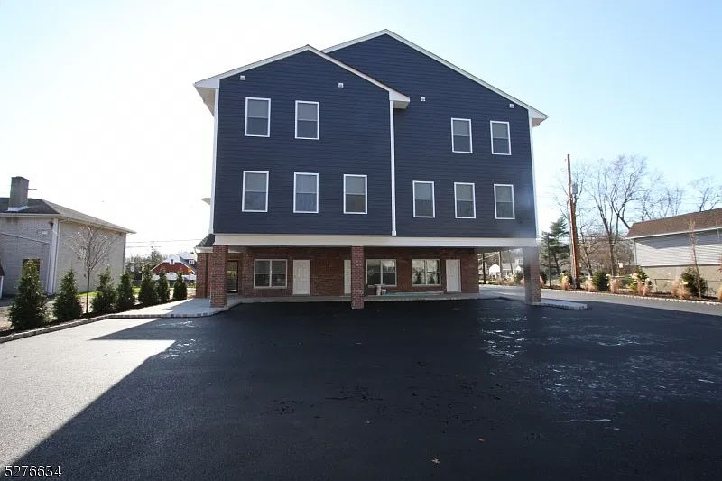 2 bed, 2.5 bath, $2,950 — Photo 2