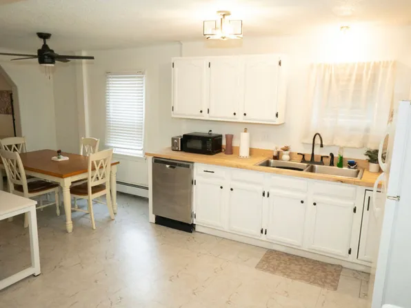 82 Pierce St Floor 1, Westerly, RI 02891