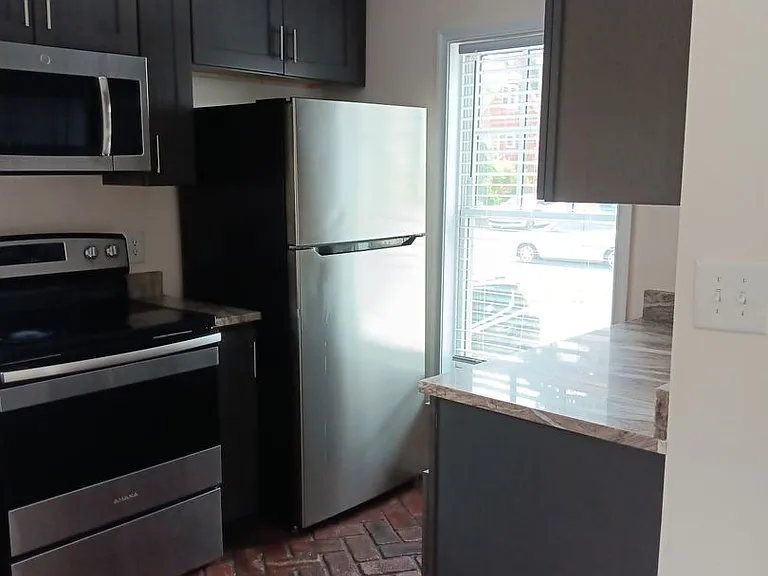 515 14th St NW #B — Photo 2