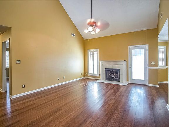 5th image of 513 Daniel Dr