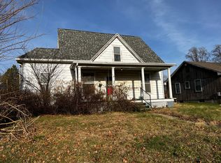 321 E Beardstown St, Virginia, IL 62691