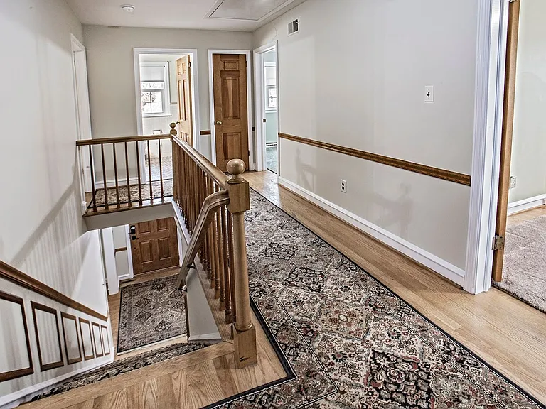 705 Ashford Rd — Photo 45