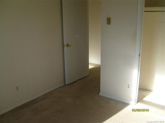 5th image of 214 Buckingham Ct