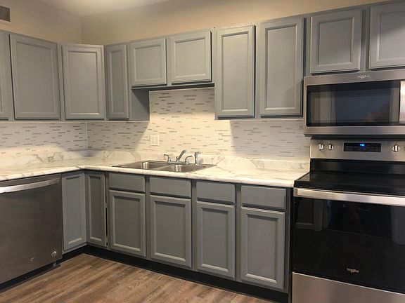 Brand new appliances, countertops and backsplash