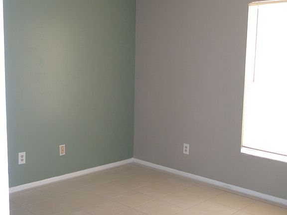 4th image of 1451 E Bay St