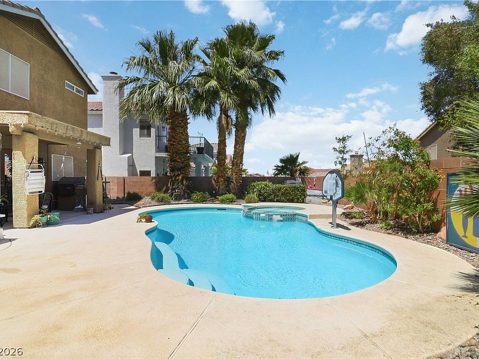 1st image of 330 Laguna Glen Dr