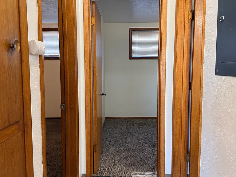 539 W Crest Dr #6 — Photo 8