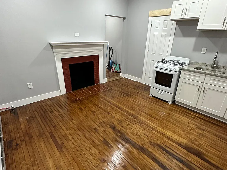 47 West St #6 — Photo 9