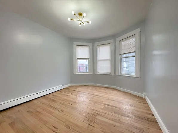 75 East 21st Street image 3 of 7