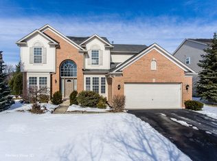 4020 Georgetown Cir, Algonquin, IL 60102