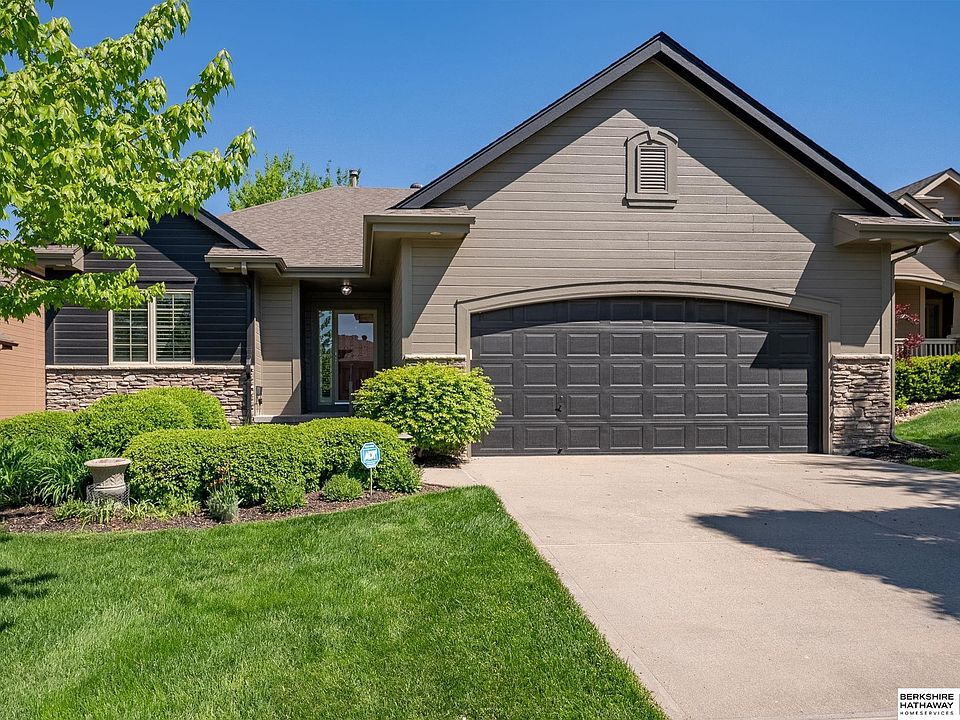 1st image of 19222 Pasadena Cir