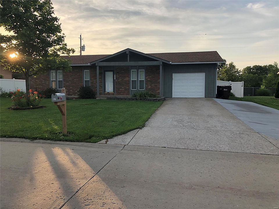 1st image of 927 Sommerset Dr