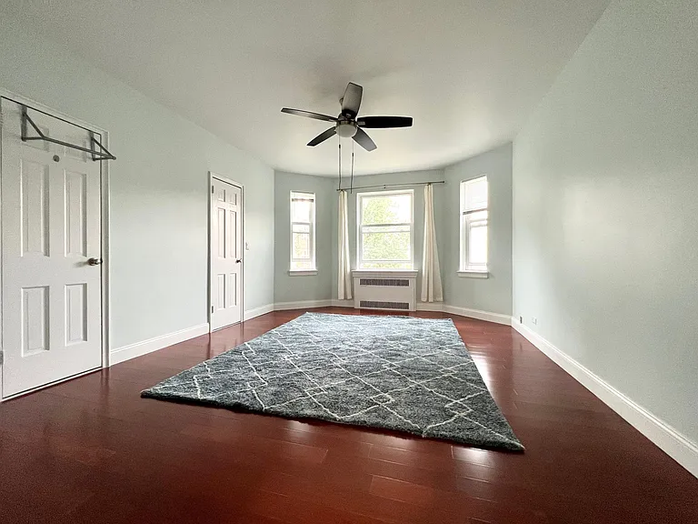 70 Strawberry Hill Ave #3-2F — Photo 6