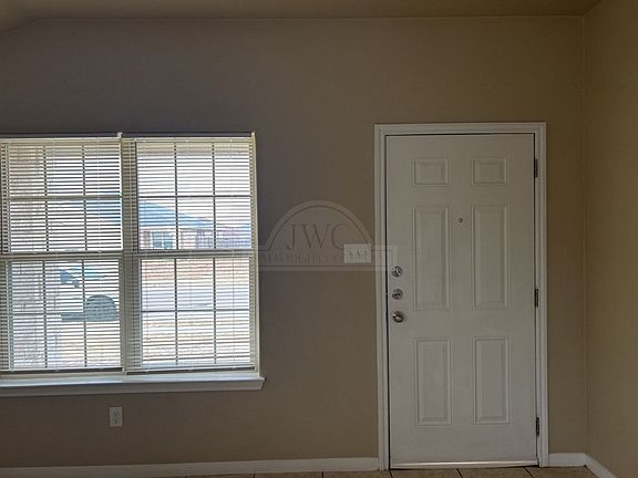 4th image of 1300 Vanguard Ln