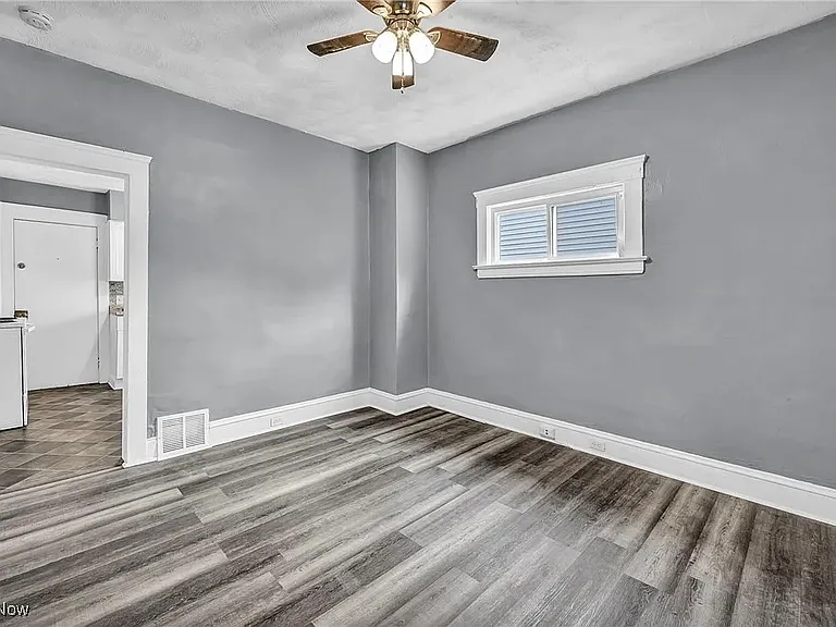 1617 Winchester Ave — Photo 8