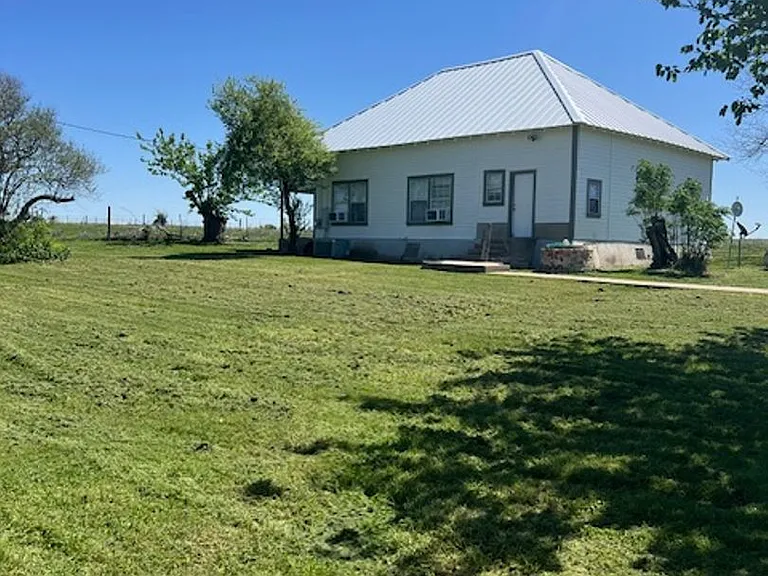 755 County Road 149 — Photo 3