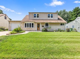 22 Altamont Rd, Edison, NJ 08817