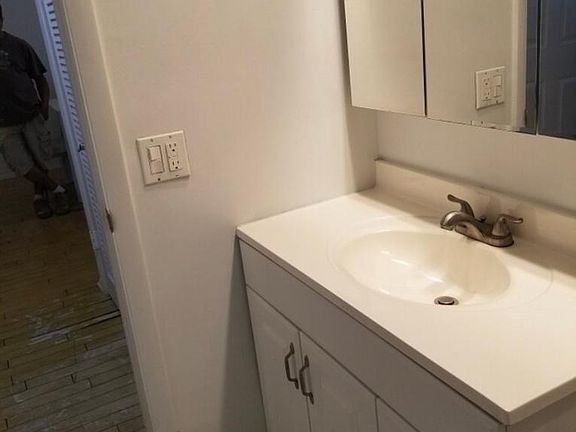 Another view of the bathroom