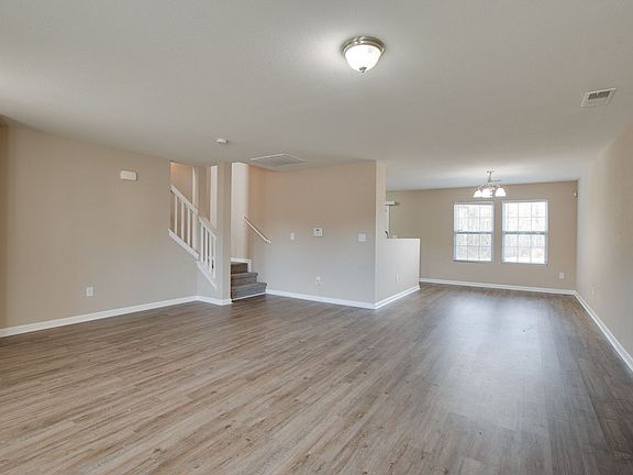 4th image of 230 Laramie Cir NW #230