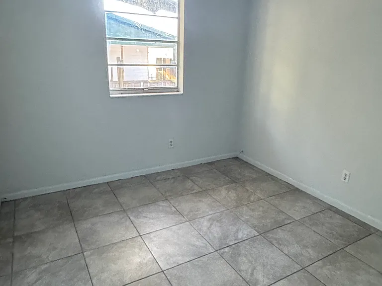 1307 Belair Rd — Photo 21