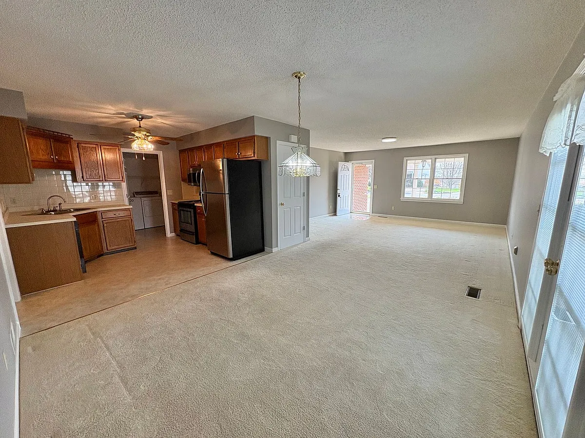 Building Photo - 2354 Meadow Ct