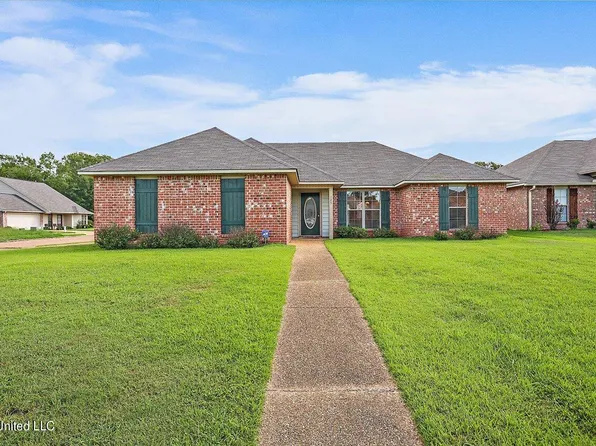 125 Cedarstone Dr, Terry, MS 39170