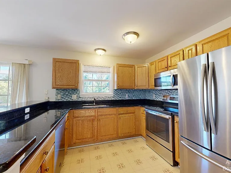 2813 Barclay Way — Photo 7