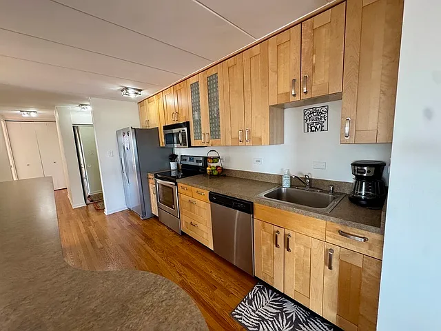 18 E Old Willow Rd #522N — Photo 8