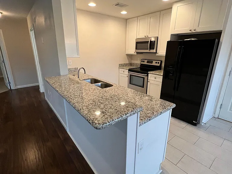 13712 Fox Hill Dr — Photo 18