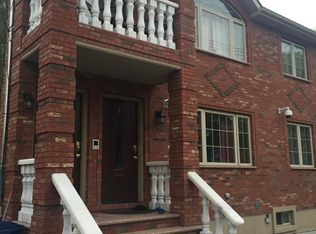 2211 Ryan St, Flushing, NY 11357