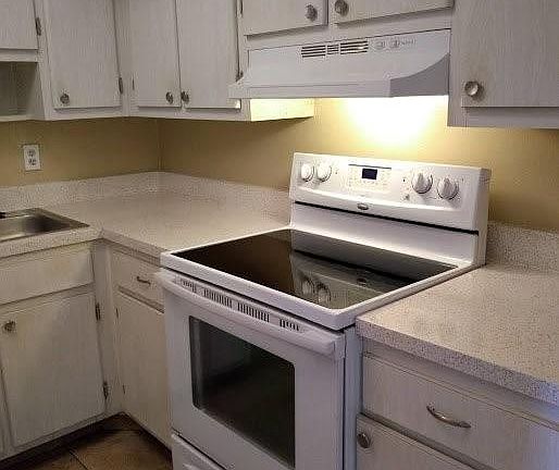 2nd image of 1830 Maravilla Ave APT 312