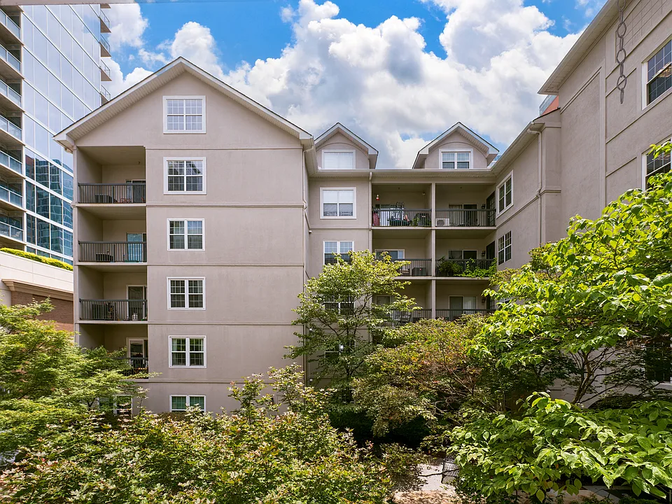 1074 Peachtree Walk NE #A216