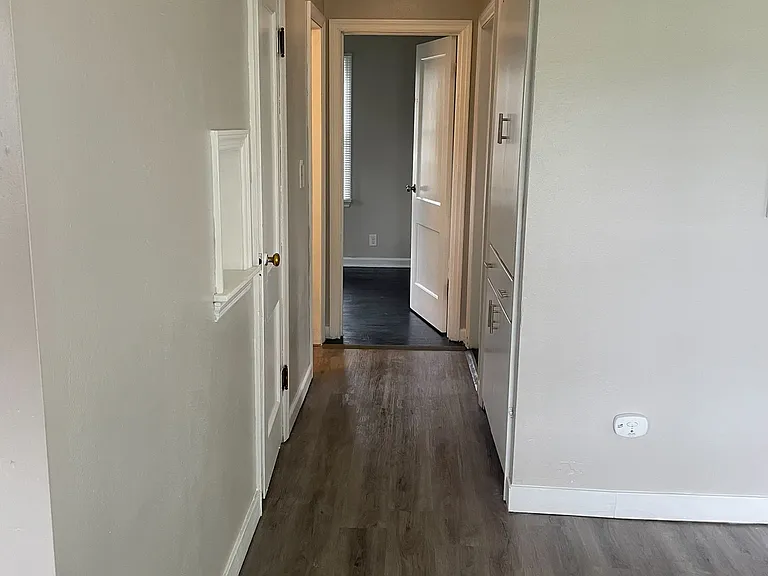 2505 N Purdum St — Photo 6