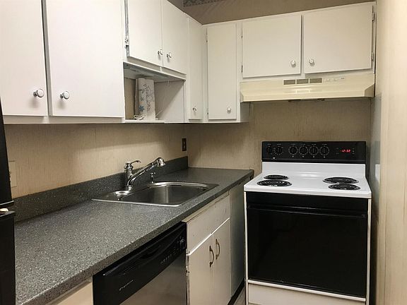 3rd image of 4906 Chalet Dr APT 2