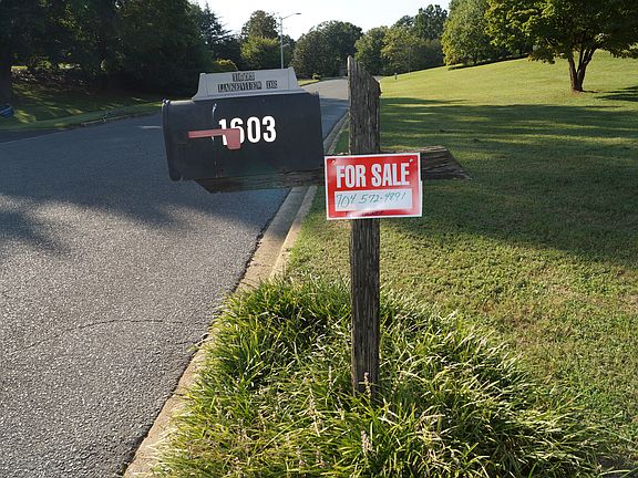 1603 Lakeview Drive