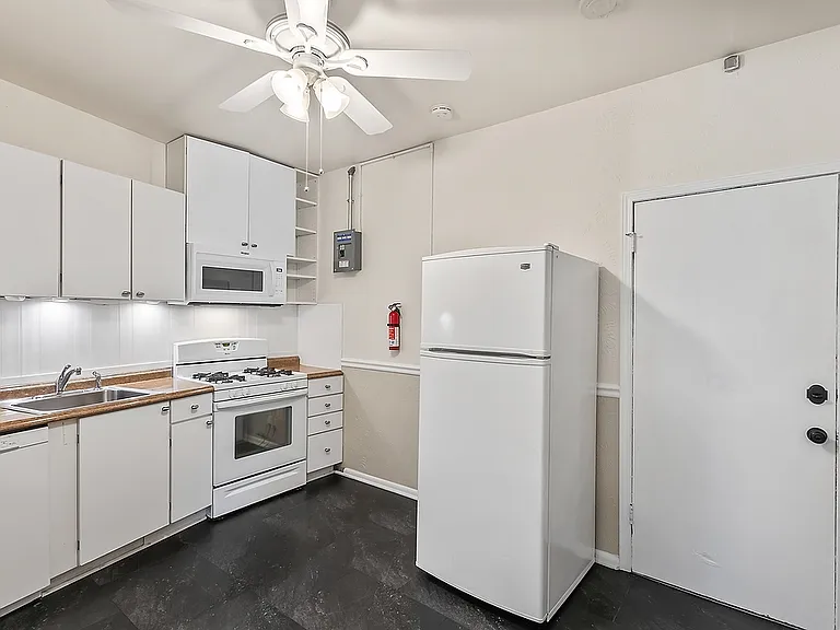 1218 N Washington St — Photo 4