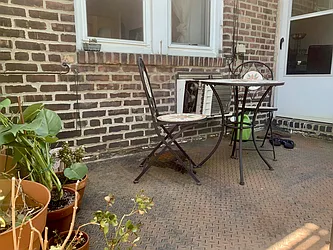 Rented by R New York